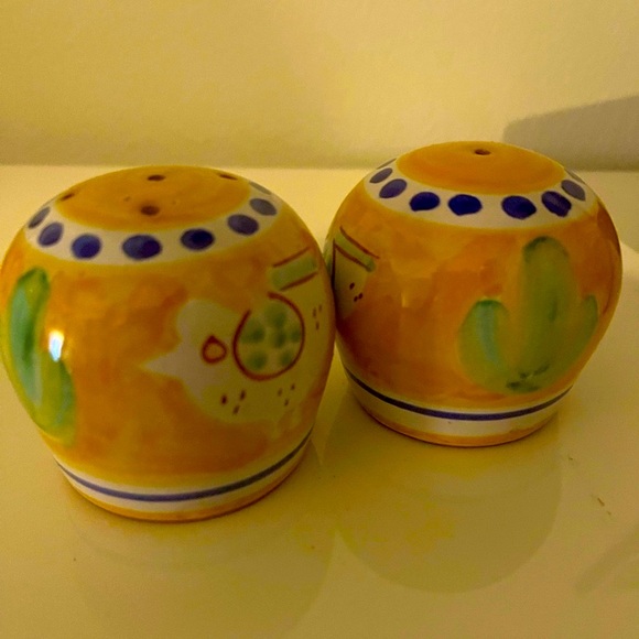 Viertri Solimene Salt & Pepper Set Yellow Chicken 2 3/4” H - Picture 3 of 9